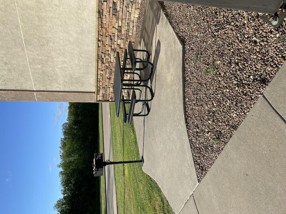 Days Inn By Wyndham Coffeyville, Kansas Exterior photo
